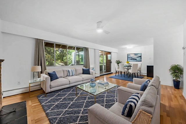 555 W 28th Street 704, North Vancouver