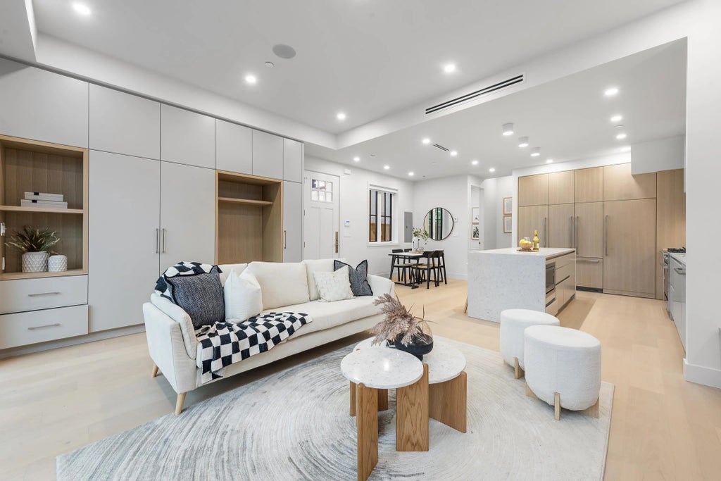 2134 E 10th Avenue, Vancouver