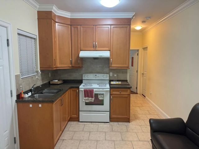 73xx Williams Road, Richmond