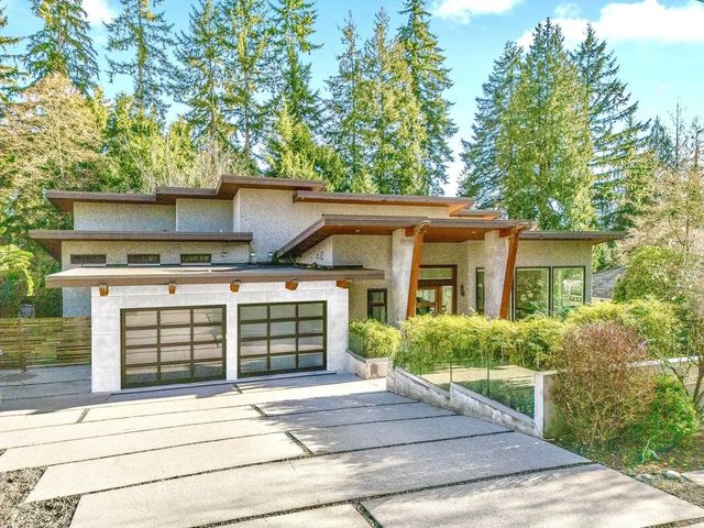 388 Hidhurst Place, West Vancouver