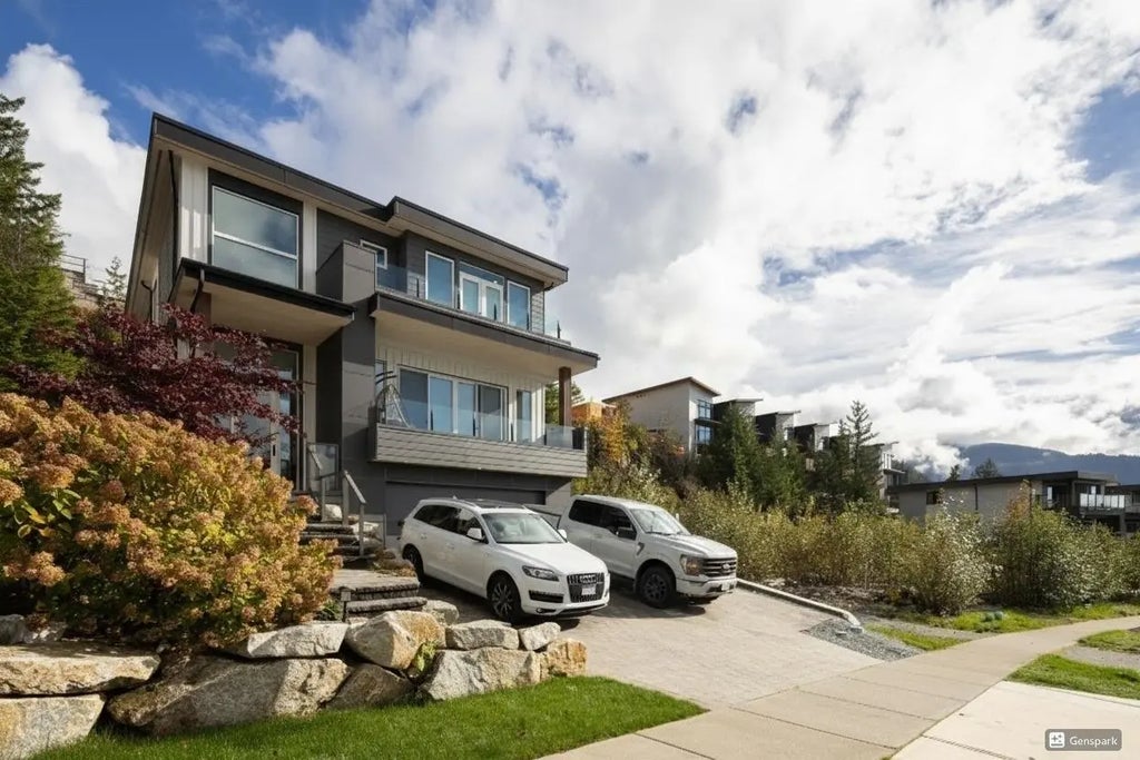 3385 Mamquam Road 24, Squamish