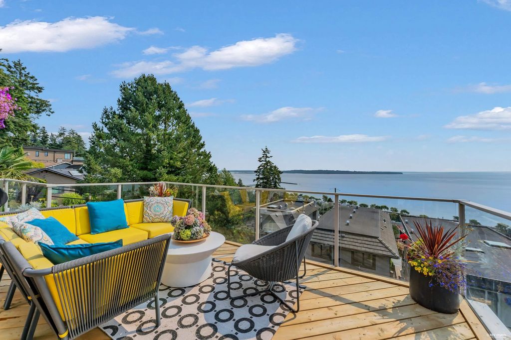14792 Oxenham Avenue, White Rock