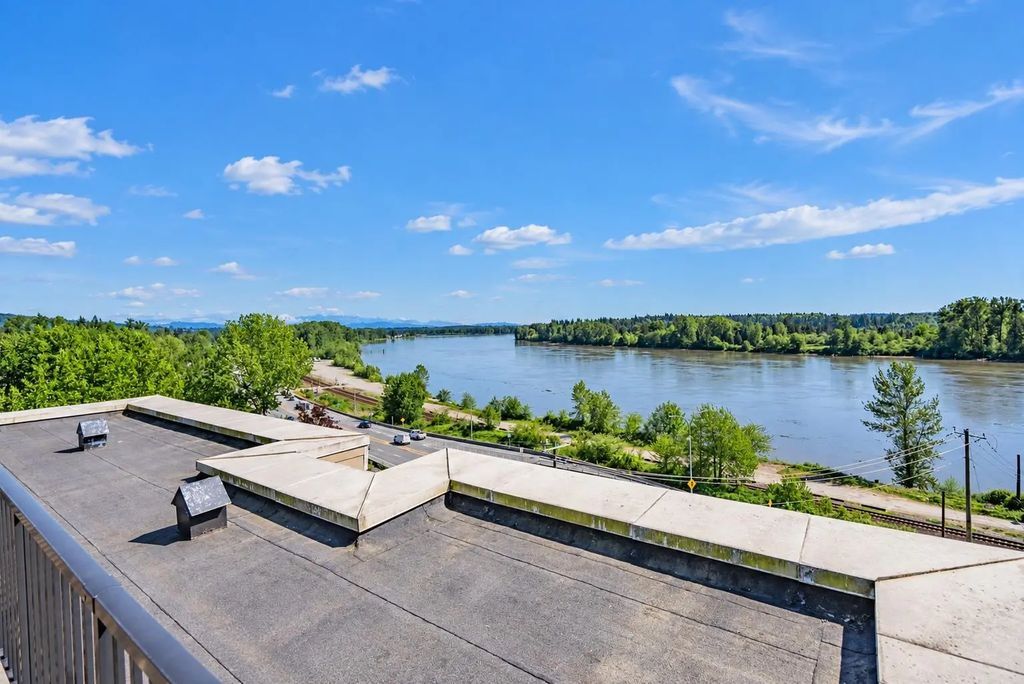 11566 224 Street 304, Maple Ridge