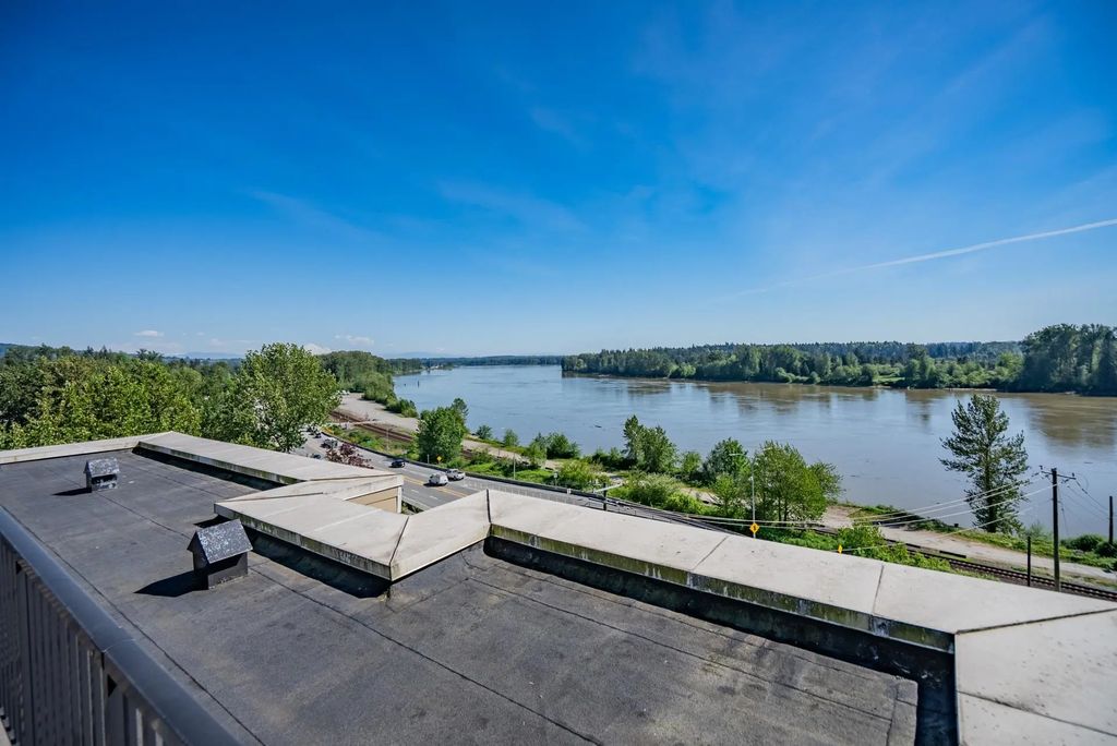 11566 224 Street 304, Maple Ridge