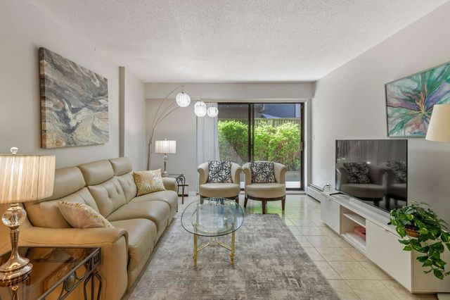 2040 Cornwall Avenue 103, Vancouver