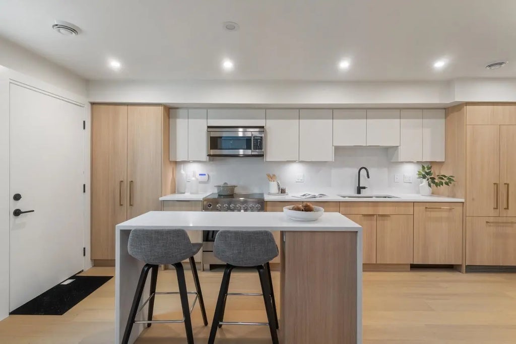 1937 Templeton Drive 1, Vancouver