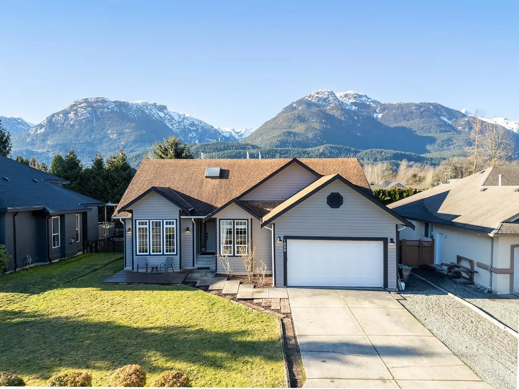 1020 Windsor Place, Squamish