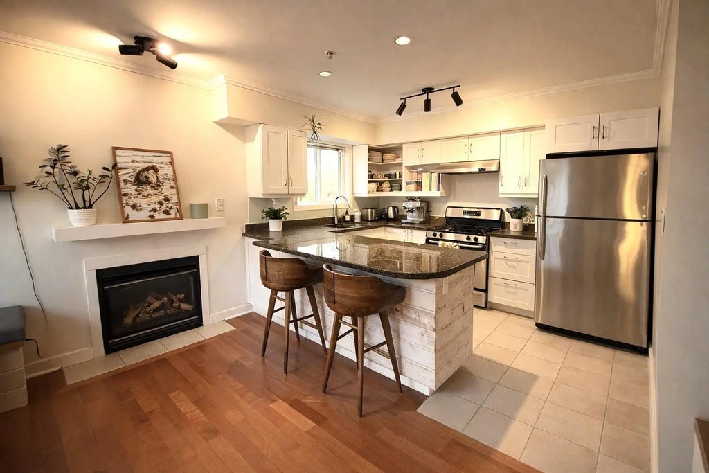 1233 Main Street 6, Squamish