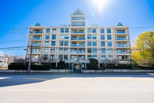 15466 North Bluff Road 506, White Rock