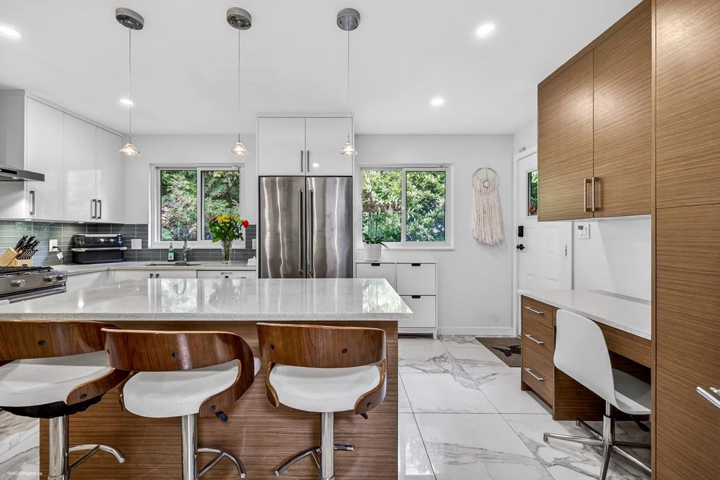 6858 Patterson Avenue, Burnaby