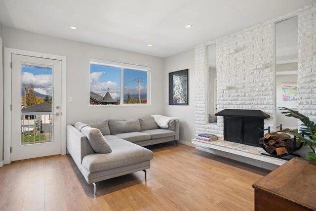 2790 Napier Street, Vancouver