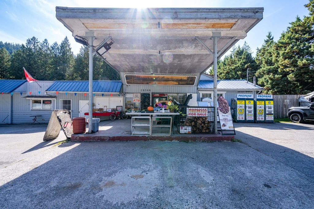 28588 Dewdney Trunk Road, Maple Ridge