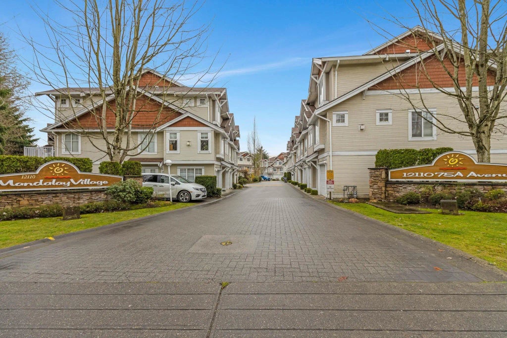 12110 75a Avenue 18, Surrey