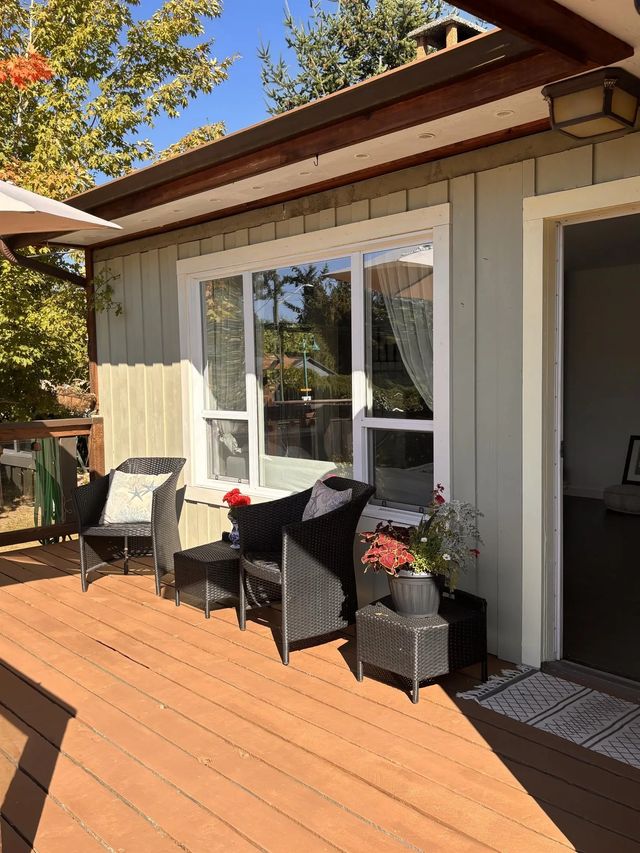 5582 Emerson Road, Sechelt