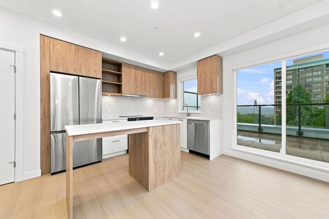 82 First Street 423, New Westminster