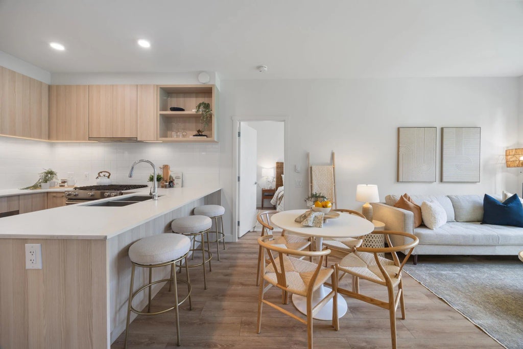 735 Anskar Court 222, Coquitlam