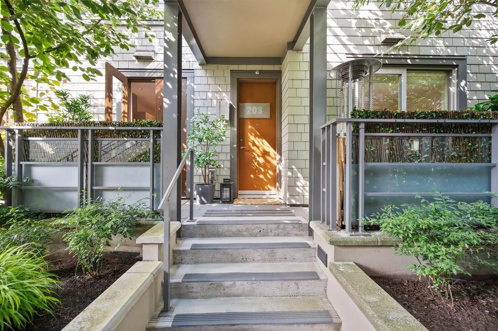 N/A, West Vancouver