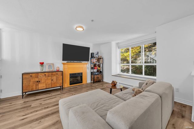 7128 Stride Avenue 10, Burnaby