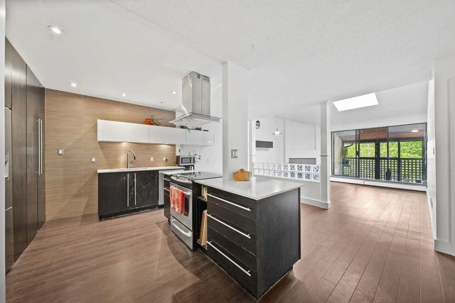 141 W 13th Street 304, North Vancouver