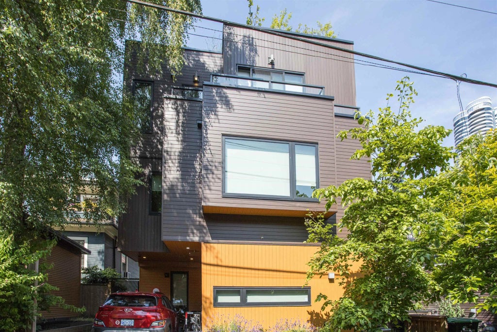 1152 Comox Street 2, Vancouver