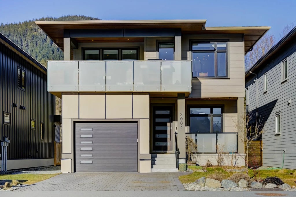 2004 Tiyata Boulevard, Pemberton