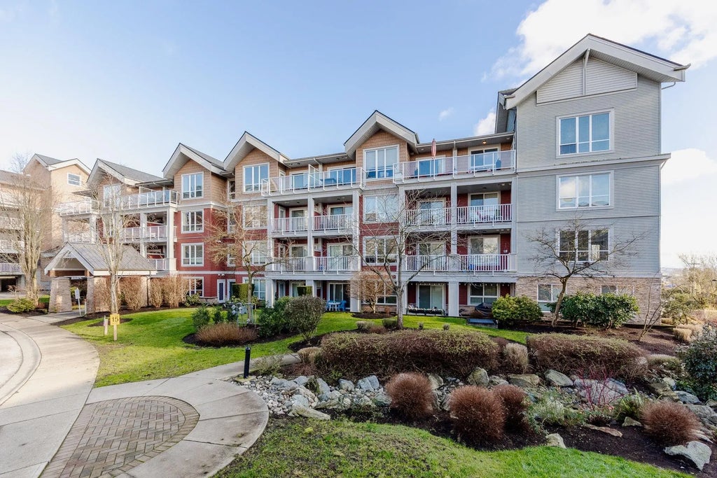 6450 194 Street 407, Surrey