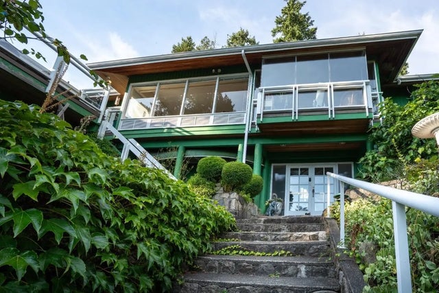 4415 Woodcrest Road, West Vancouver