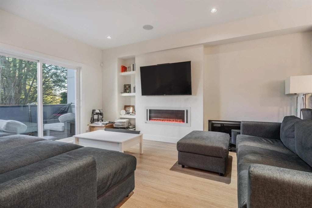 1670 160 Street 13, Surrey