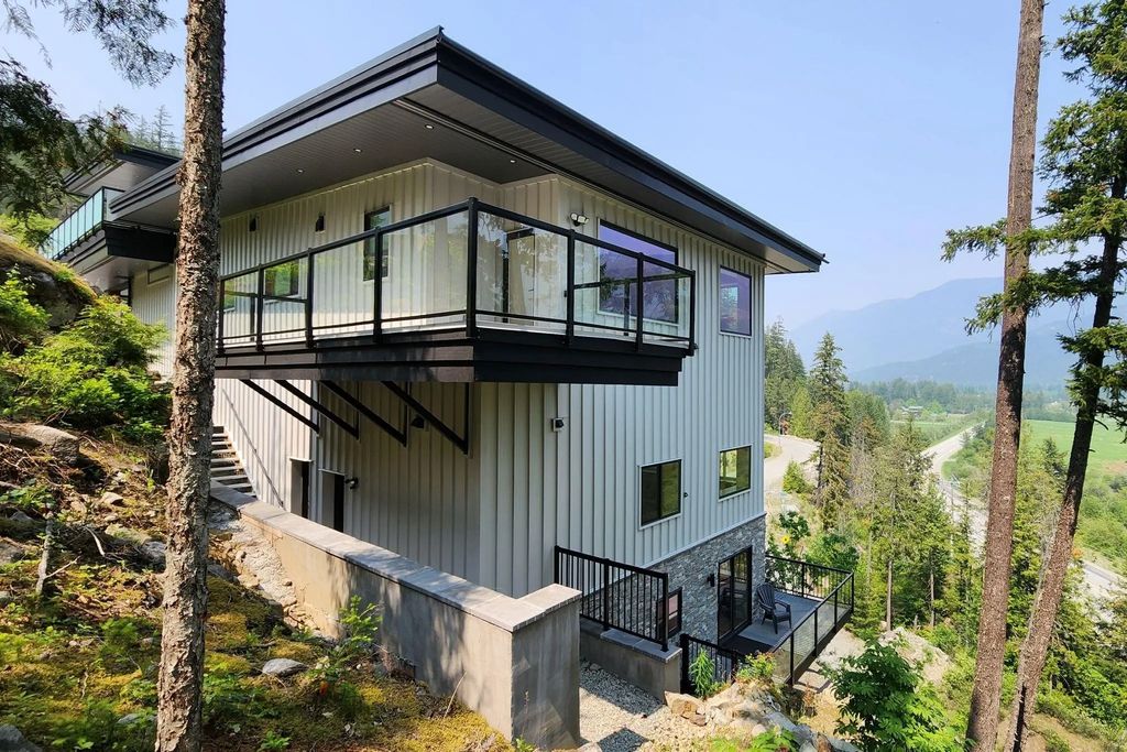 1307 Eagle Drive 4, Pemberton