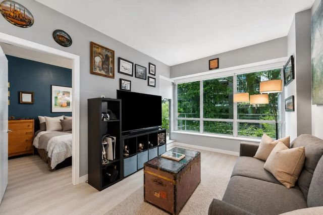 9060 University Crescent 002, Burnaby
