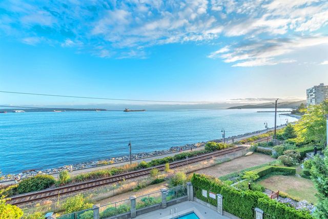 2280 Bellevue Avenue 103, West Vancouver