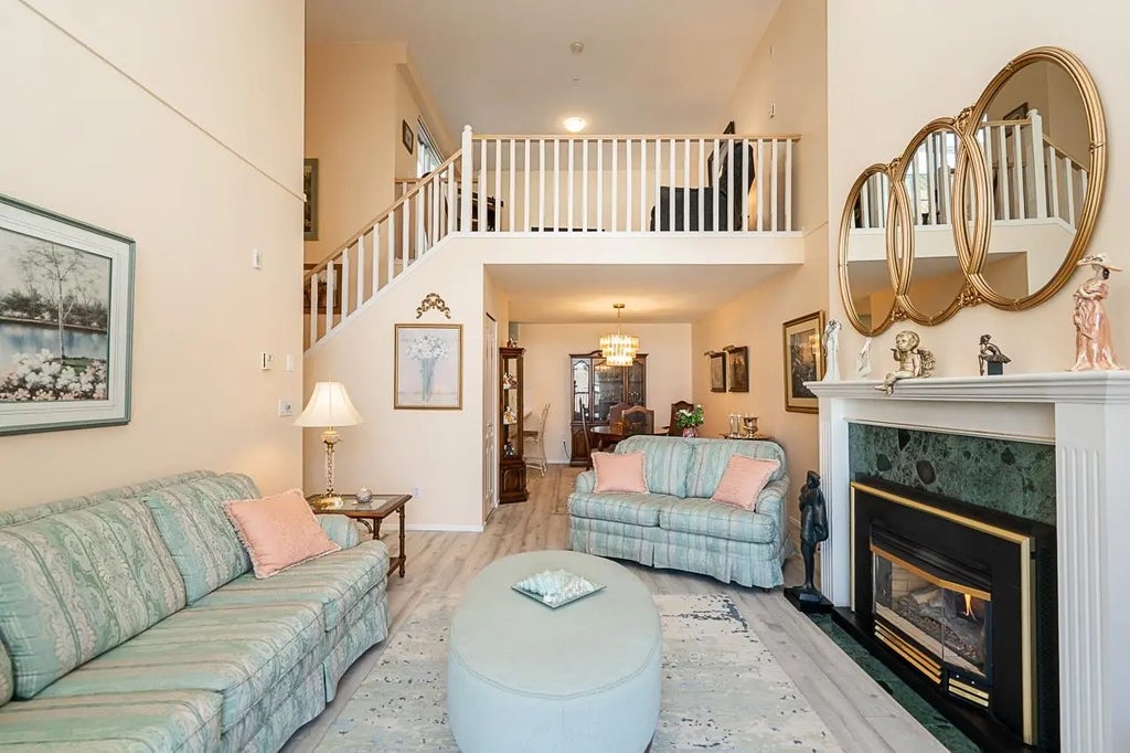 13911 70 Avenue 316, Surrey