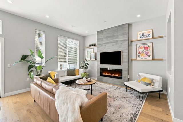 4682 Capilano Road, North Vancouver