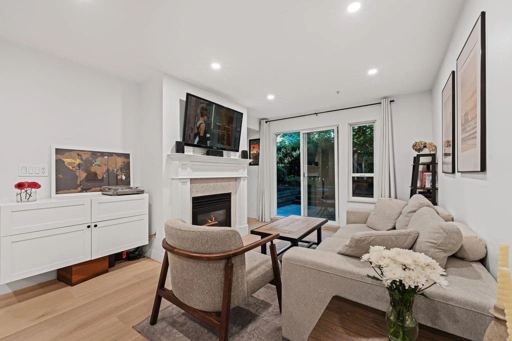 365 E 1st Street 118, North Vancouver