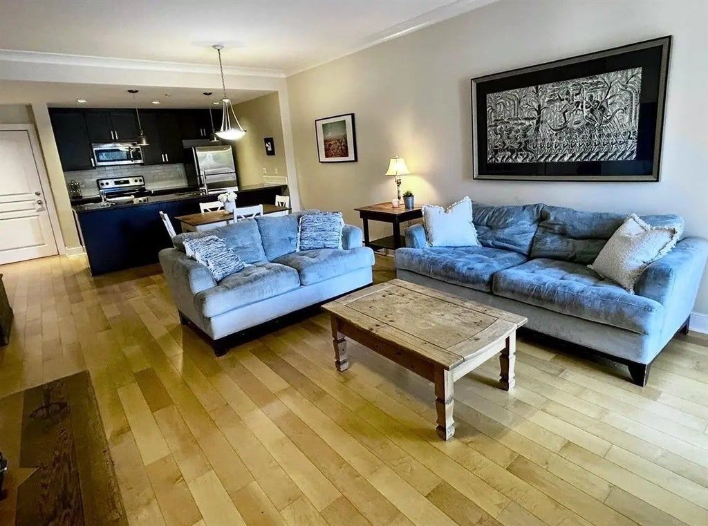 5599 14b Avenue 405, Delta