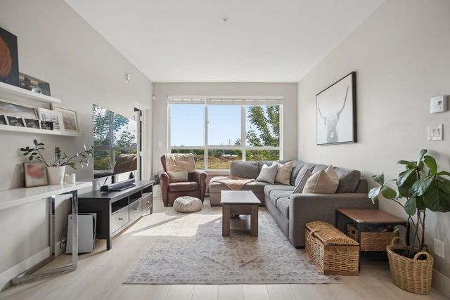 4690 Hawk Lane 228, Tsawwassen