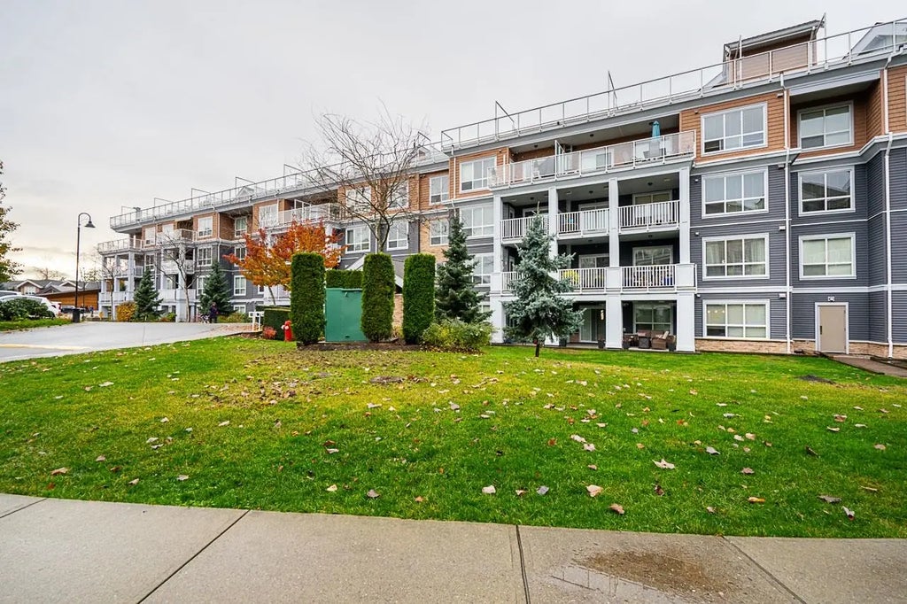 6470 194 Street 101, Surrey