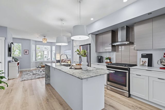 20852 77a Avenue 28, Langley