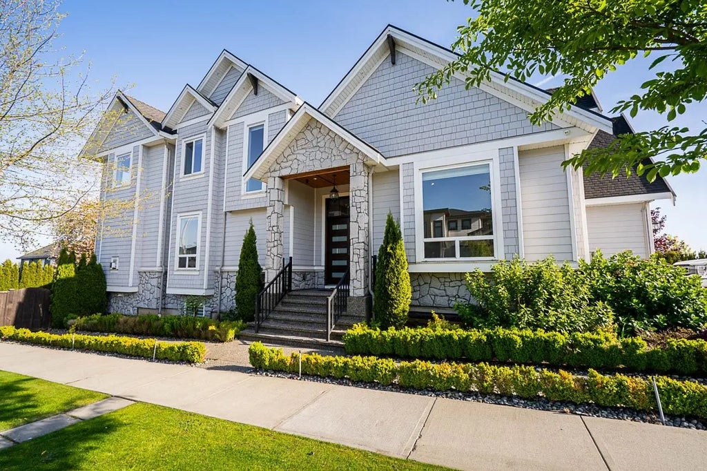 18712 55 Avenue, Surrey