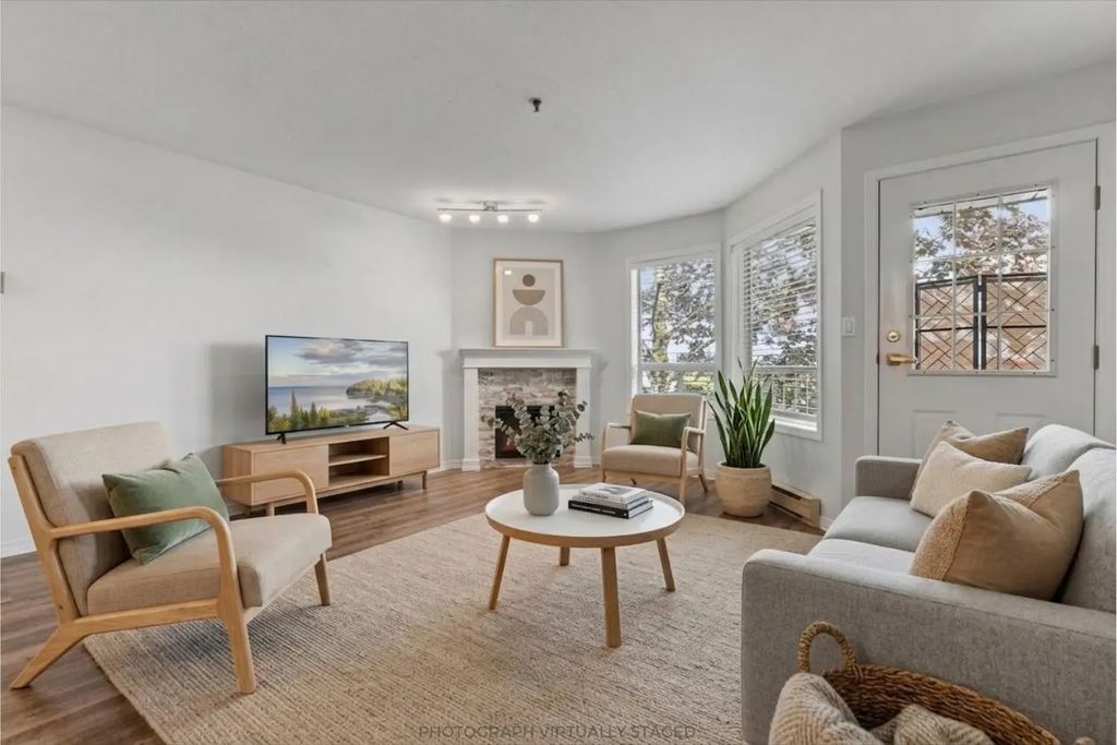 5710 201 Street 201, Langley