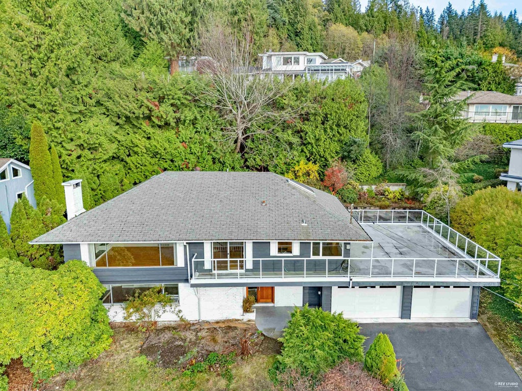 2615 Skilift Place, West Vancouver