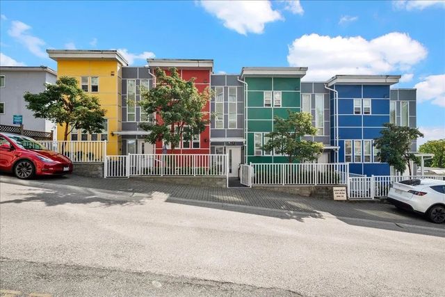 1209 Fourth Avenue 6, New Westminster