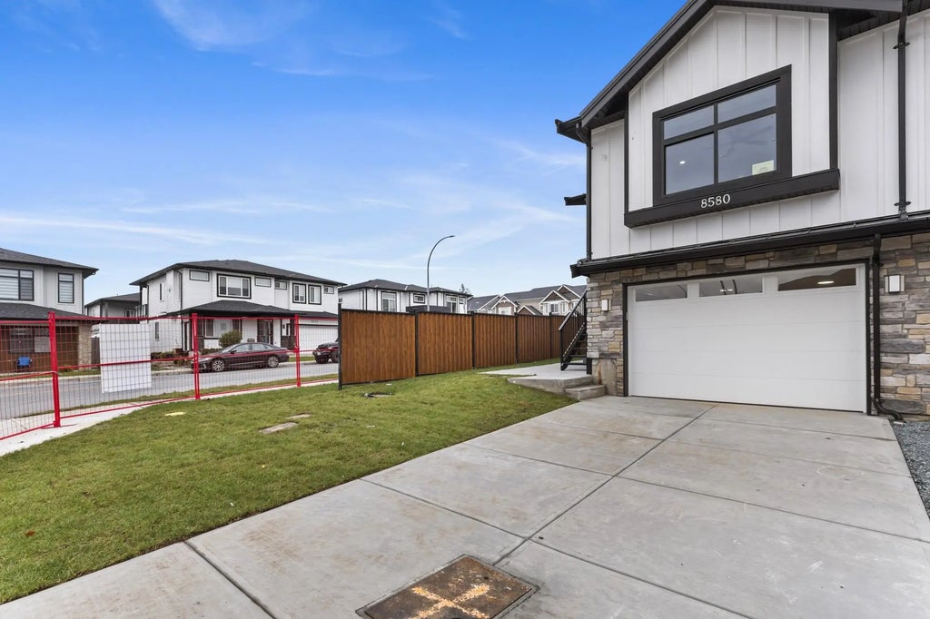 8590 Dunbar Way, Mission