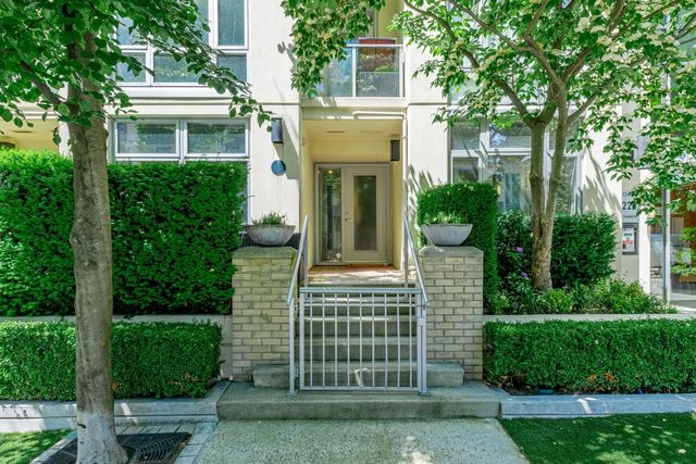 1227 Richards Street, Vancouver