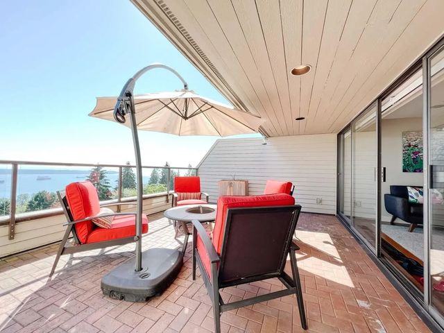 N/A, West Vancouver