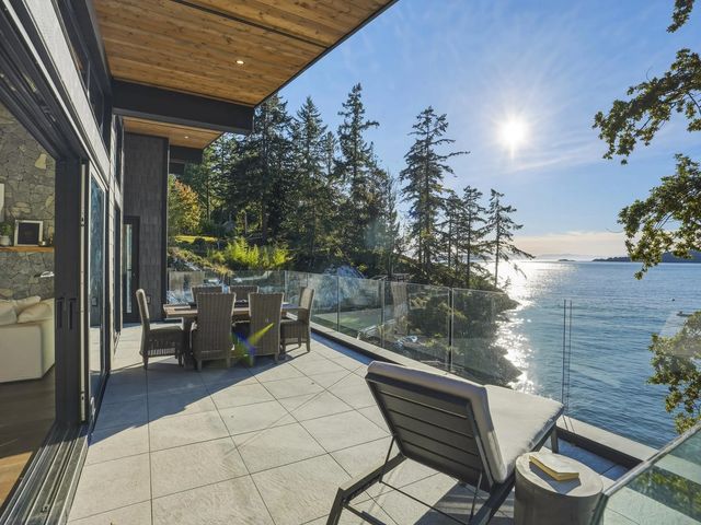 1724 Bowen Bay Road, Bowen Island