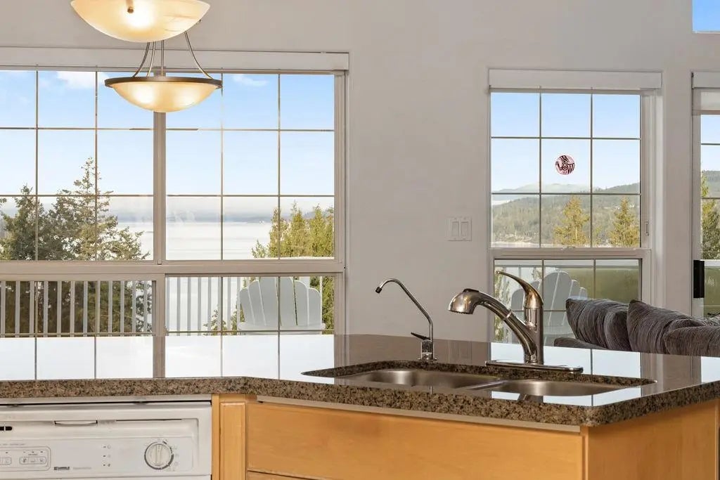 5174 Radcliffe Road, Sechelt