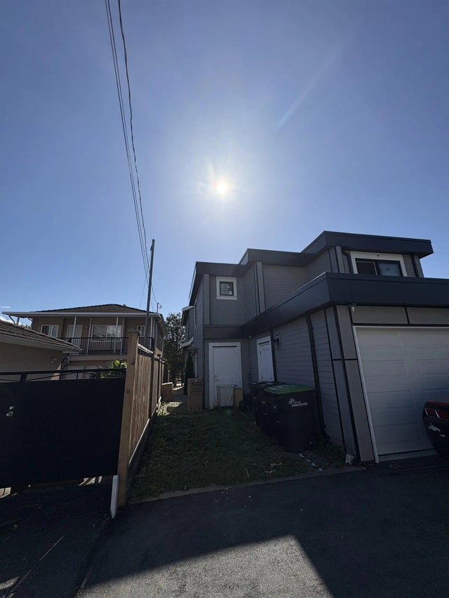 2885 E Georgia Street, Vancouver