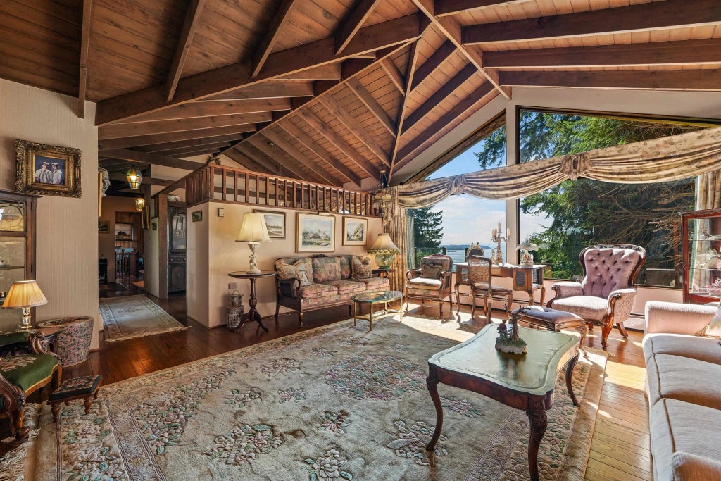 2235 Chairlift Road, West Vancouver