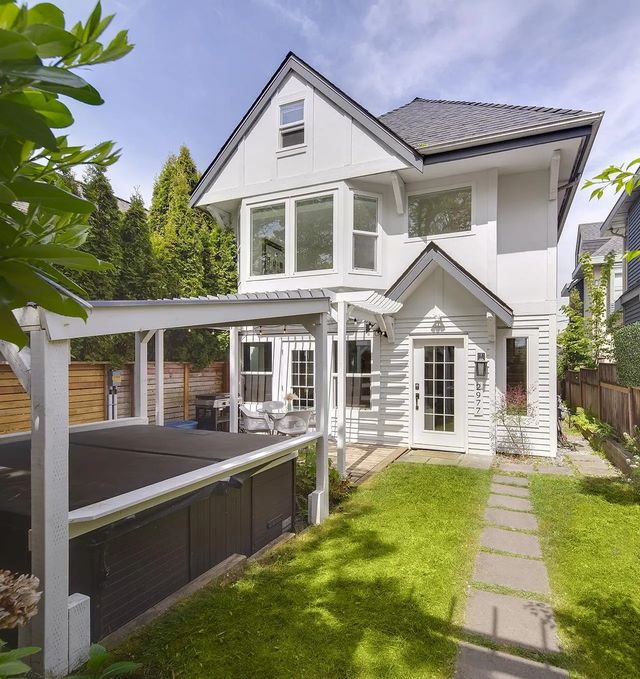 2977 W 6th Avenue, Vancouver